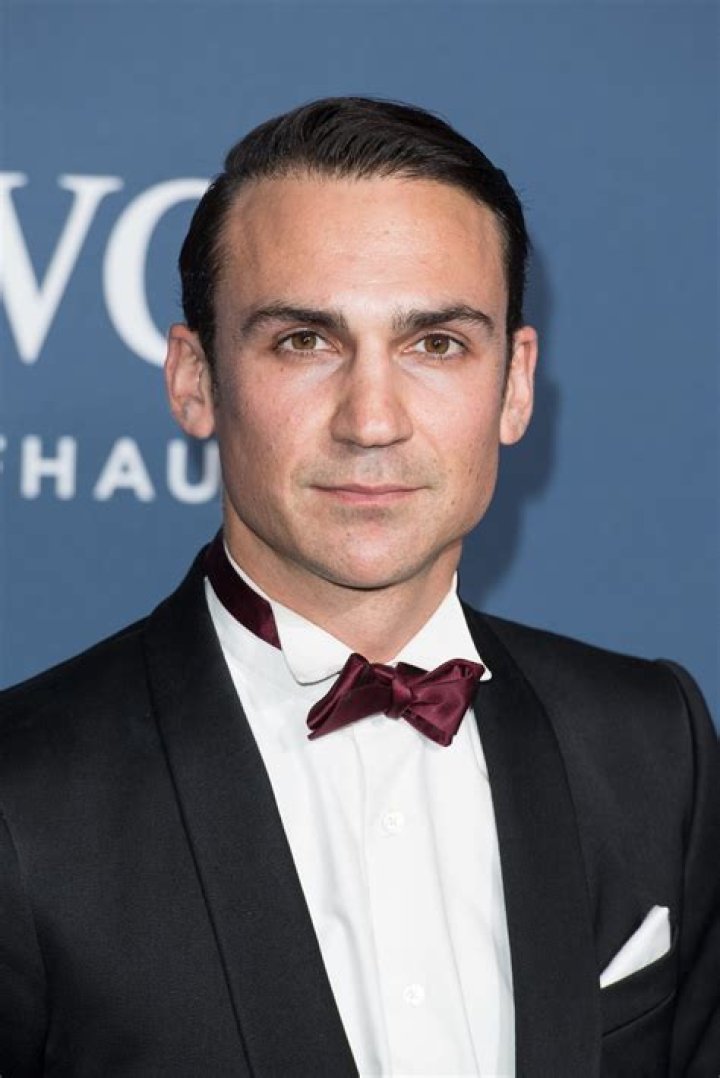 Henry Lloyd-Hughes Height, Weight, Net Worth, Age, Birthday, Wikipedia, Who, Nationality, Biography