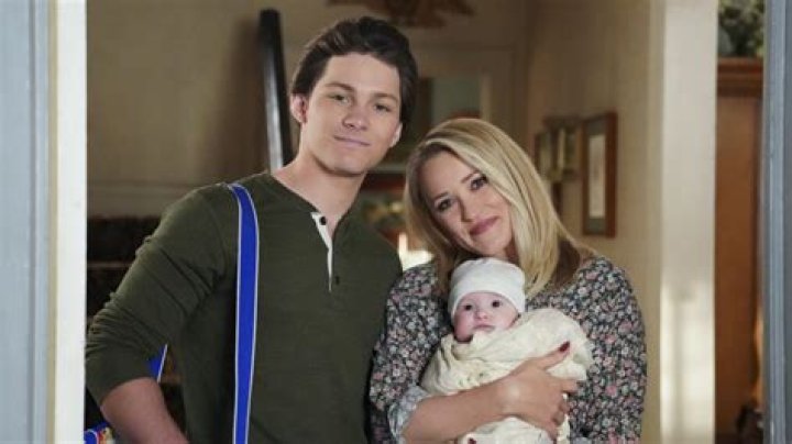 Here Is Why Fans Think Young Sheldon’s Emily Osment Is Expecting A Baby – No, She Is Not Pregnant