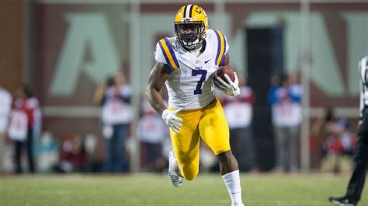 How Much Does Leonard Fournette Weight In 2022? Weight Gain Claims Has Coaches Shocked