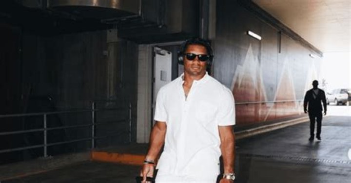 
How Tall is Russell Wilson? 