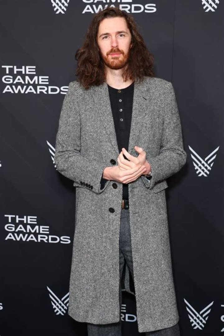 Hozier Height, Weight, Net Worth, Age, Birthday, Wikipedia, Who, Nationality, Biography