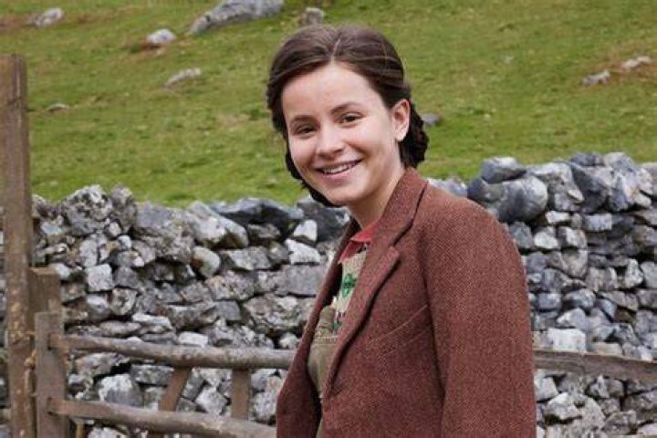  Imogen Clawson