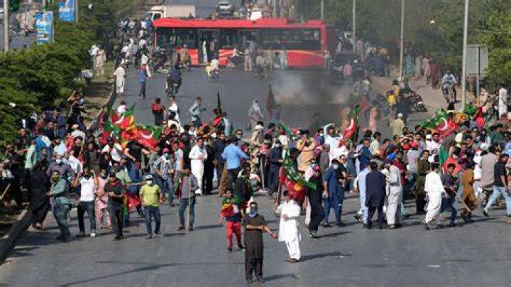 
Imran Khan’s arrest sparks massive protests in Pakistan, vehicles set on fire 