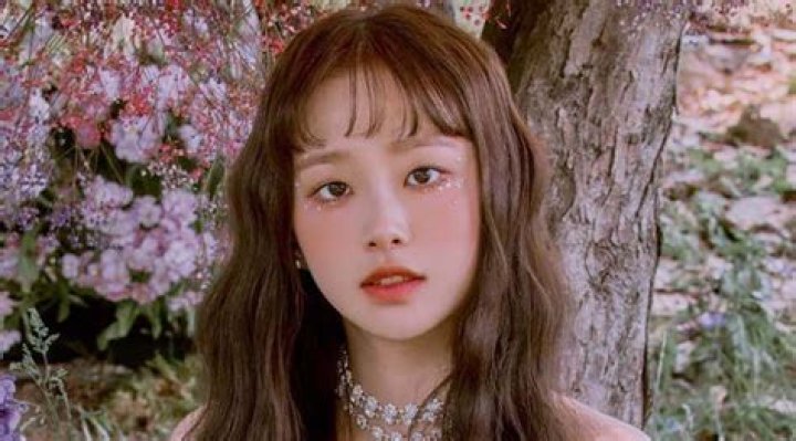 
Is Chuu Leaving Loona, Where Is She Going To Work? 