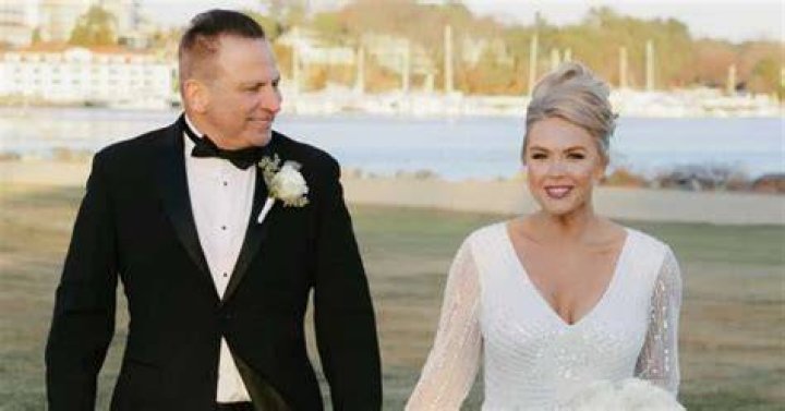 
Is Evelyn Gonzalez Married? Her Bio, Age, Husband, Height and Net worth 