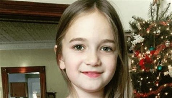 
Is Isla Stanford Married? Her Bio, Age, Brother, Height and Boyfriend 