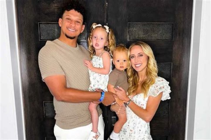 
Is Jackson Mahomes Married to Wife? Or Dating a Girlfriend? 