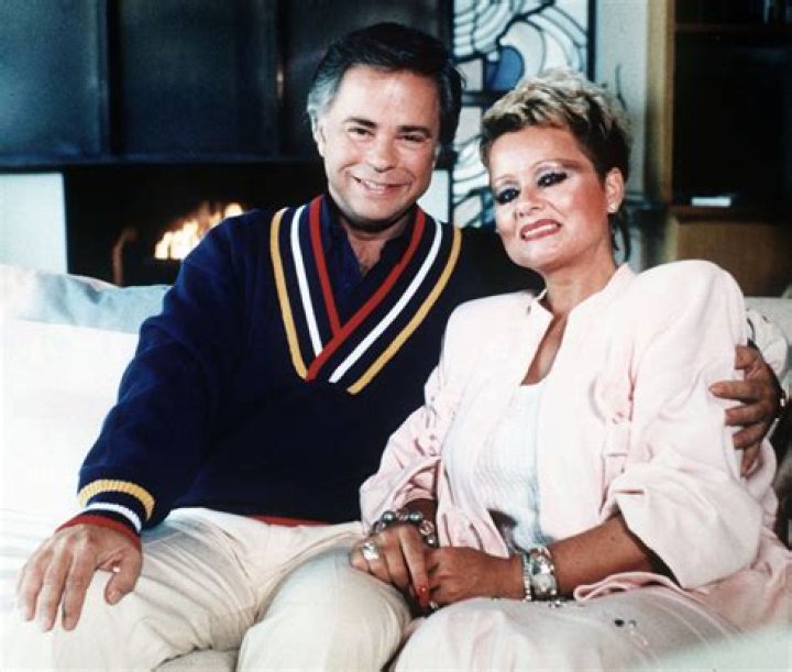 
Is Jim Bakker Gay Or Bi? How His Ex-Wife Became Gay Icon? 