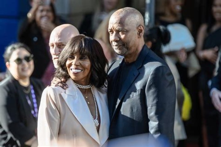 
Is John Washington Related To Denzel Washington? Father-Son Age Gap And Mother Pauletta Washington 