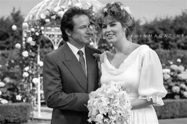 
Is Liza Tarbuck Married? Actress Low Key Relationship And Ever Present Husband 