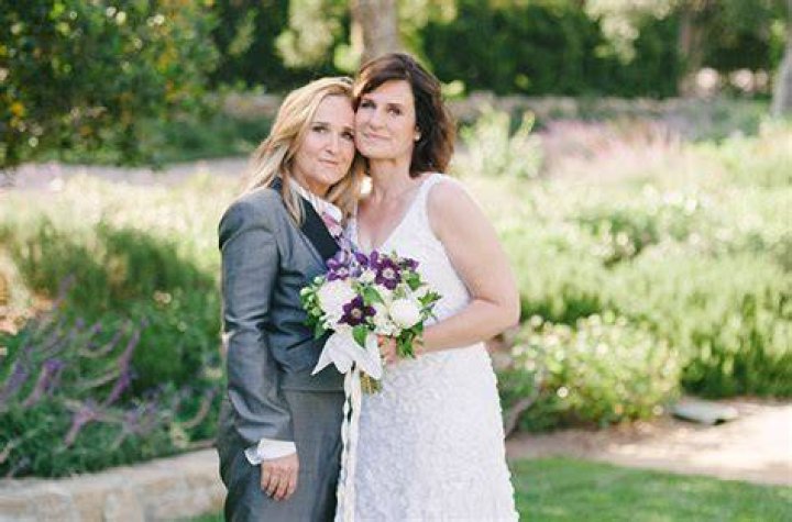
Is Melissa Ethridge Gay? She Doesn’t Care if You Remember! 