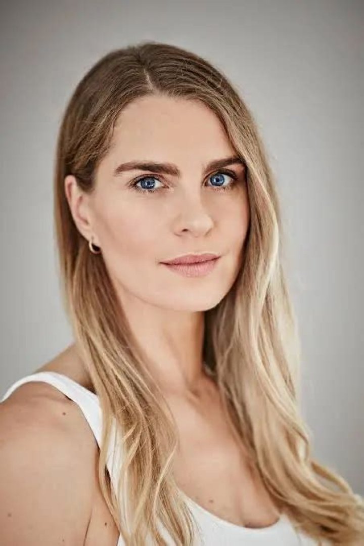 
Is Ragnheiður Ragnarsdóttir Married? Her Bio, Age, Husband, Son and Net worth 