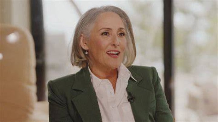 
Is Ricki Lake Still Suffering From Cancer? Find Out About Her Health & Sickness 
