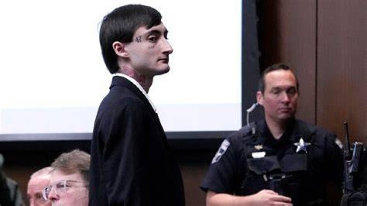 
Is Robert Crimo Married? Mass Shooting Suspect Physical Appearance And @robertcrimo Twitter 