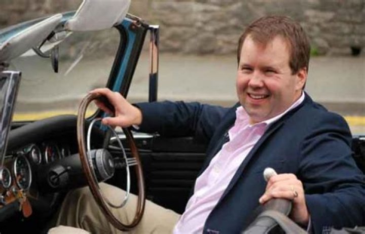 
Is Thomas Plant Married? His Wikipedia, Wife, Family and Net worth 