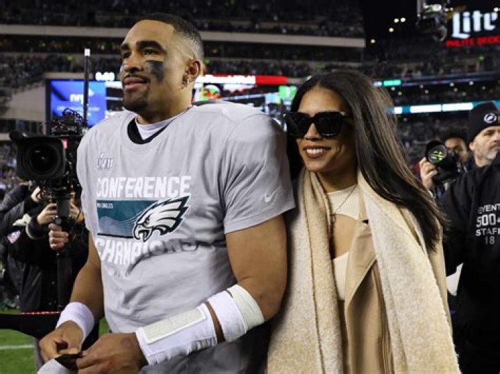 Jalen Hurts Height, Age, Girlfriend, Biography, Wiki, Net Worth