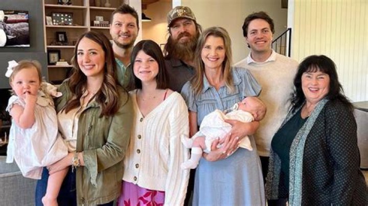 
Jennifer Robertson Daughter Lola Robertson Is Her Best Friend and Family 