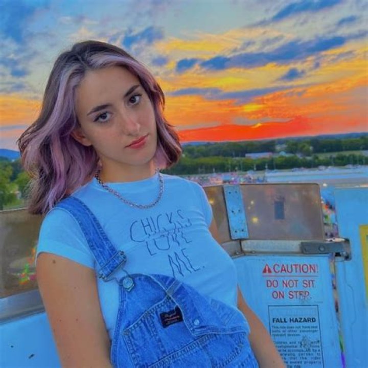 Joanna Crauswell – 143joannagc Height, Weight, Net Worth, Age, Birthday, Wikipedia, Who, Instagram, Biography