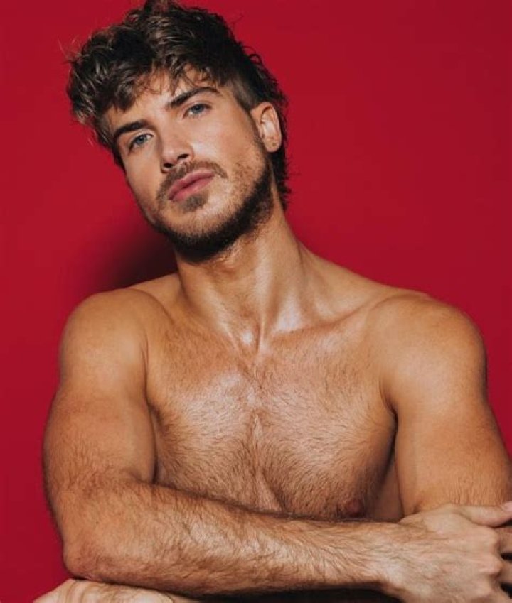 
Joey Graceffa Height, Weight, Net Worth, Age, Birthday, Wikipedia, Who, Nationality, Biography 