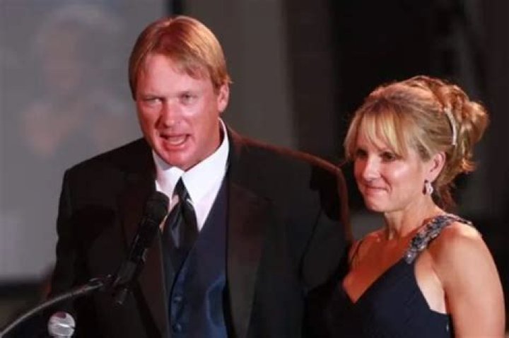Jon Gruden Height, Weight, Net Worth, Age, Birthday, Wikipedia, Who, Nationality, Biography