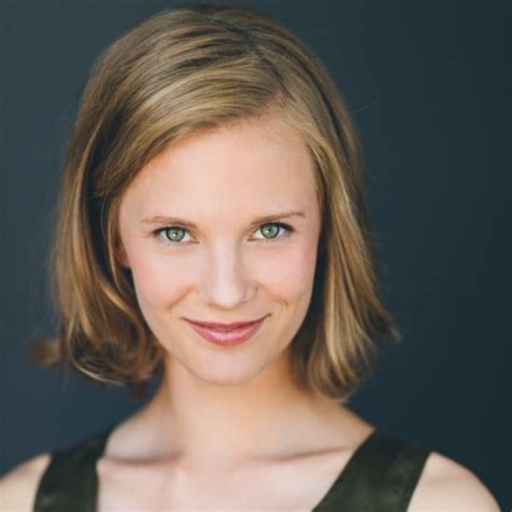  Jonelle Gunderson