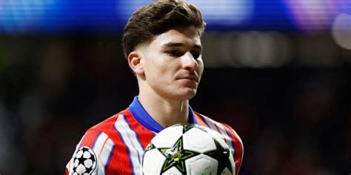 Julián Álvarez Height, Weight, Net Worth, Age, Birthday, Wikipedia, Who, Nationality, Biography