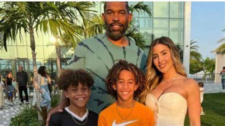 Julius Peppers Wife To Be Girlfriend Claudia Sampedro Have A Son Named Amaresito