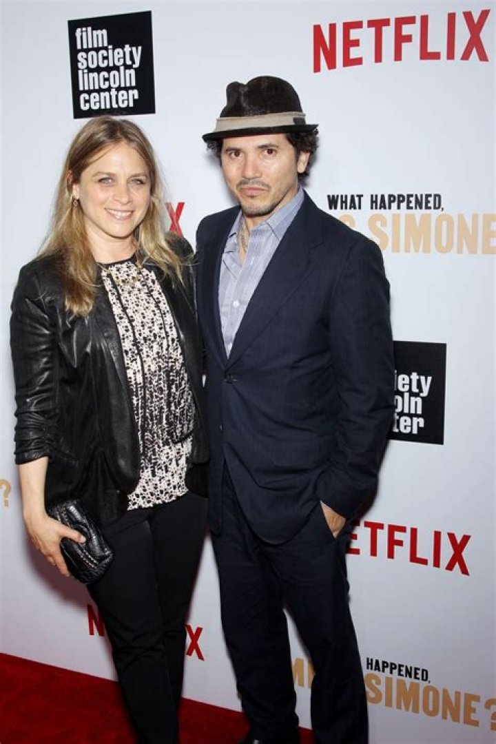 
Justine Maurer Bio, Net Worth. Who is John Leguizamo’s wife? 