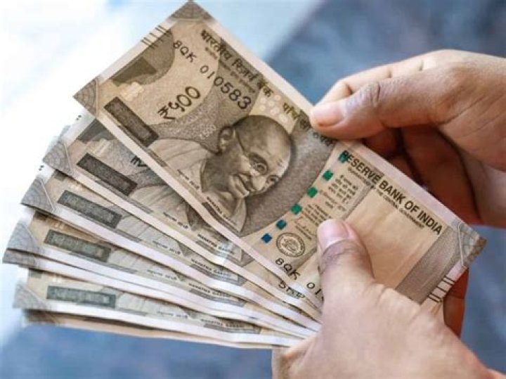 
K’taka cop ‘steals’ Rs 10 lakh from seized amount, arrested 