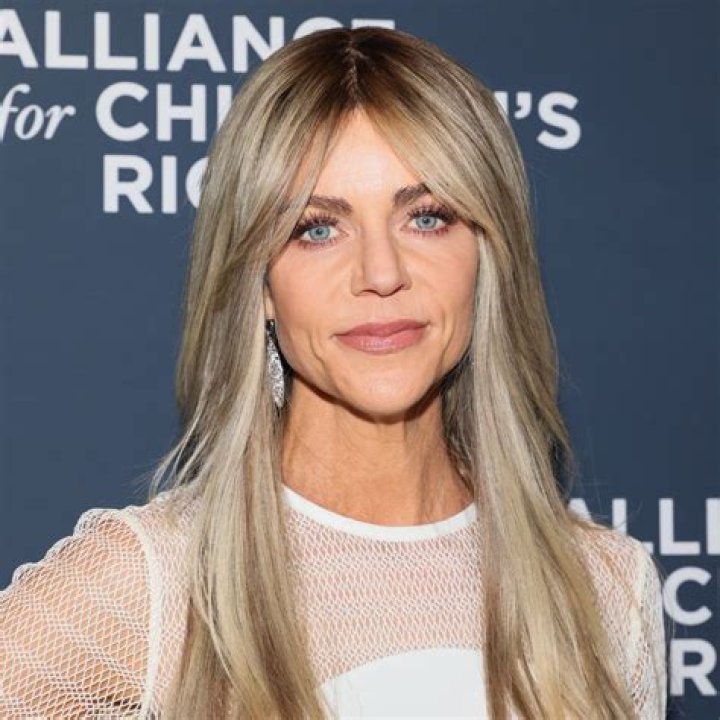 
Kaitlin Olson Height, Weight, Net Worth, Age, Birthday, Wikipedia, Who, Nationality, Biography 