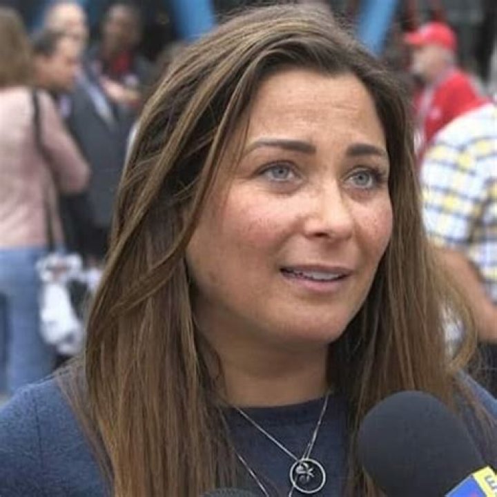 
Kelly Radzikowski Height, Weight, Net Worth, Age, Birthday, Wikipedia, Who, Nationality, Biography 