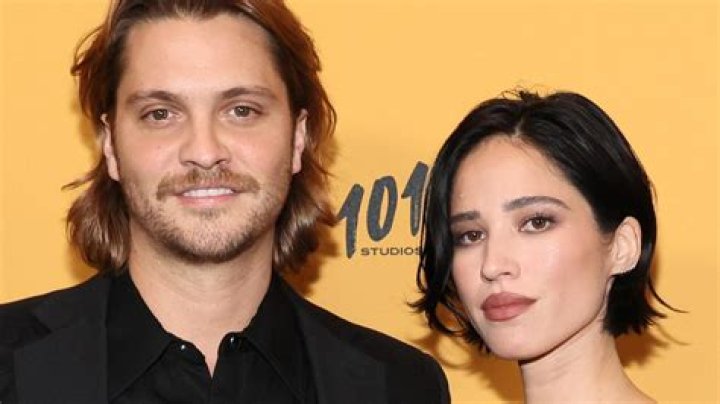 Kelsey Asbille Husband: Is She Married To William Moseley? Kids And Net Worth