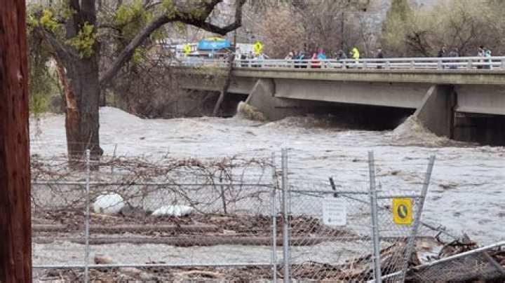 
Kernville weather: Residents asked to conserve water as Kern river levels rise amid flash floods threat 