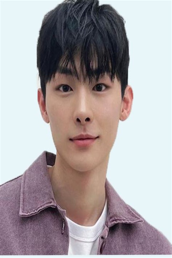 Kim Min-gyu Height, Weight, Net Worth, Age, Birthday, Wikipedia, Who, Nationality, Biography