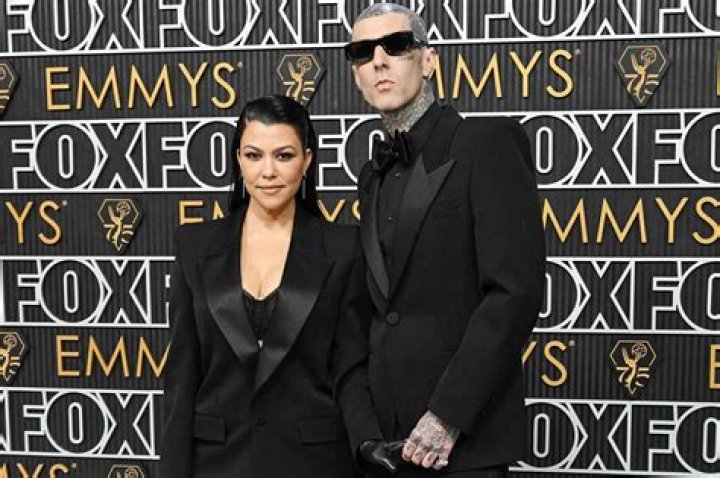 
Kourtney Kardashian Speaks Out On The Gummy Controversy After Receiving Backlash 