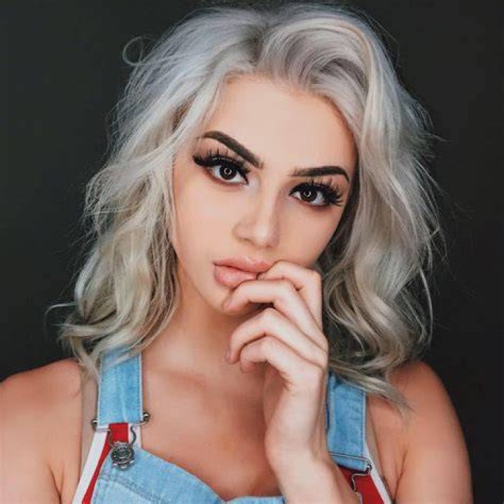 
Kristen Hancher (TikTok Star) Biography, Age, Boyfriend, Height, Net Worth 