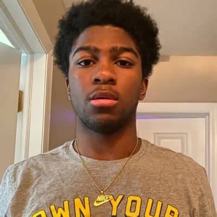 
Kyle Cuffe Height, Weight, Net Worth, Age, Birthday, Wikipedia, Who, Nationality, Biography 