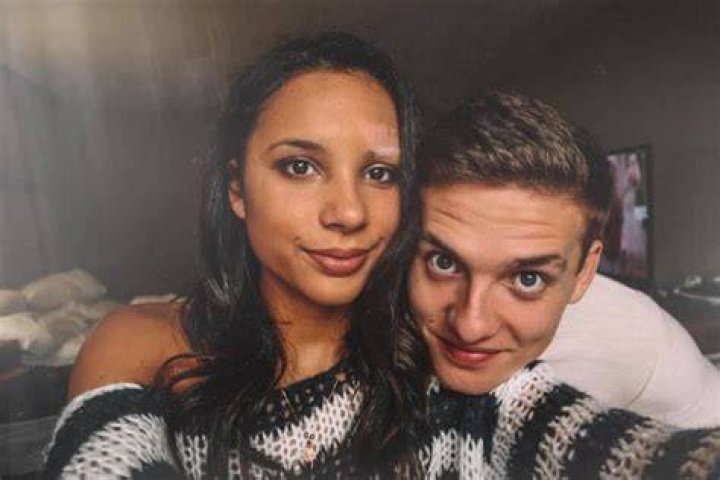 
Kyle Guy is Married to Wife: Alexa Jenkins. Kids 