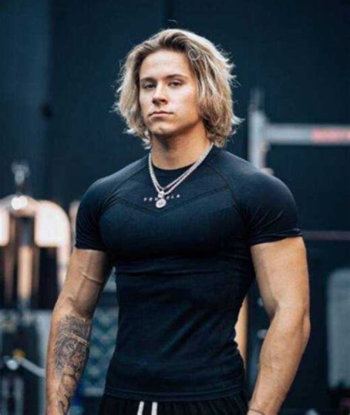 
Lander Barton Height, Weight, Net Worth, Age, Birthday, Wikipedia, Who, Nationality, Biography 