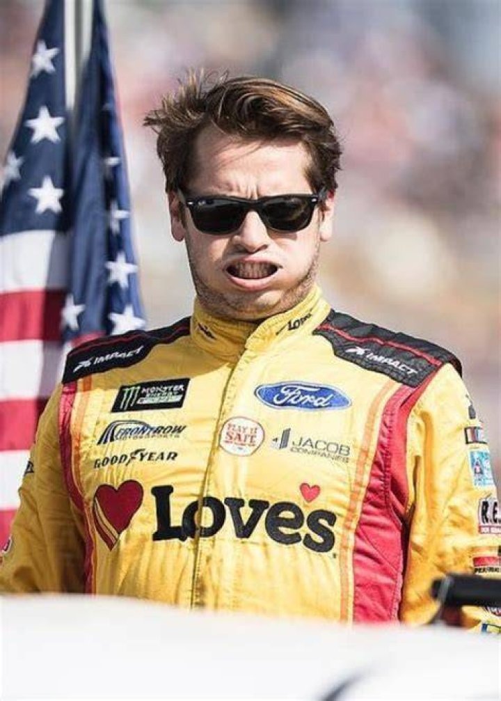 Landon Cassill Height, Weight, Net Worth, Age, Birthday, Wikipedia, Who, Nationality, Biography
