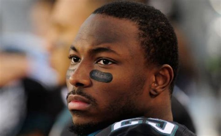 
LeSean McCoy Height, Weight, Net Worth, Age, Birthday, Wikipedia, Who, Nationality, Biography 