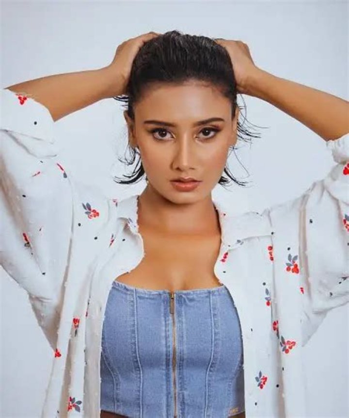 
Lochana Jayakodi Height, Weight, Net Worth, Age, Birthday, Wikipedia, Who, Nationality, Biography 