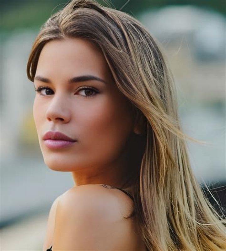 Lorena Queiroz Height, Weight, Net Worth, Age, Birthday, Wikipedia, Who, Nationality, Biography