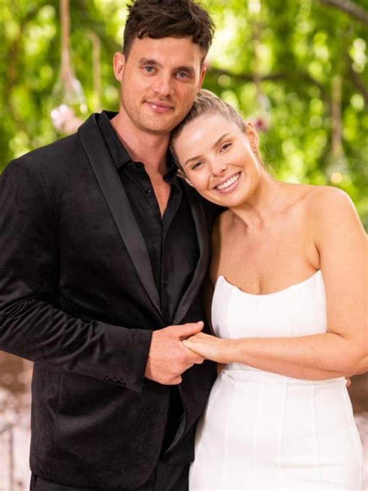 
MAFS alumni Jackson Lonie and Olivia Frazer were on a sex tape that OnlyFans sent to Lonie’s mother. 