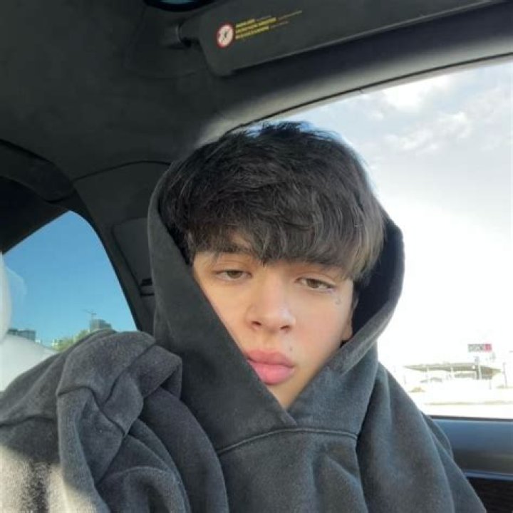 Mathew Valenzuela Height, Age, Who, Girlfriend, Biography, Wiki, Net Worth