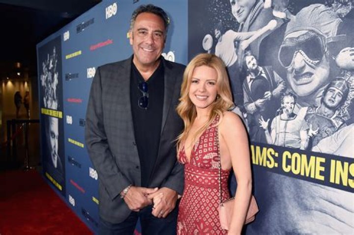 
Meet Brad Garrett Siblings Jeff And Paul Garrett Parents And Family Ethnicity 