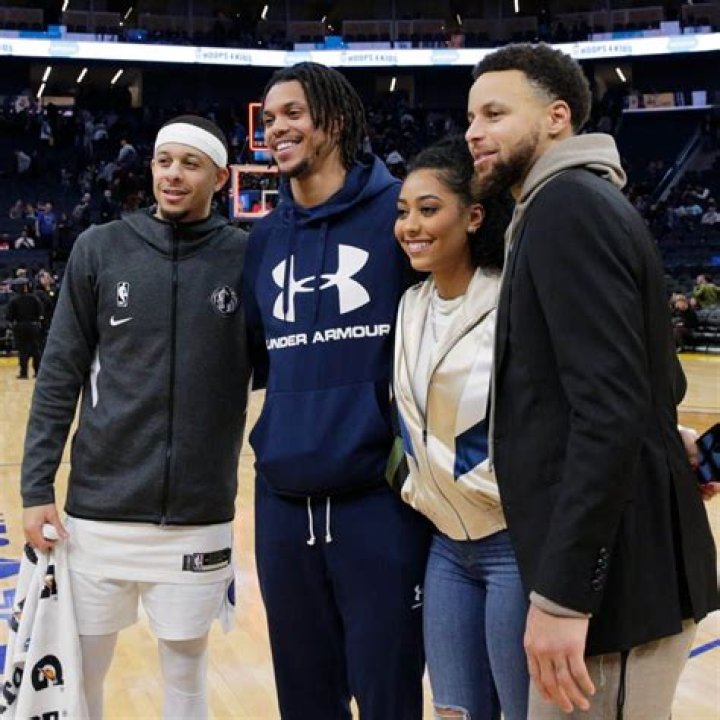 
Meet Damion Lee Wife Sydel Curry, Daughter Family And Net Worth 