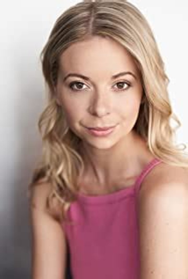 
Mia Milnes Height, Weight, Net Worth, Age, Birthday, Wikipedia, Who, Nationality, Biography 