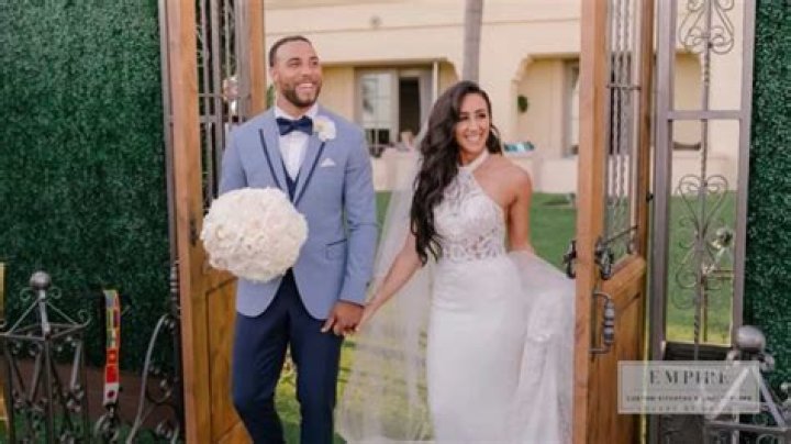 
Micah Hyde is Married to Wife: Amanda Hyde. Kids: Micah Jr., Maverick Hudson. 