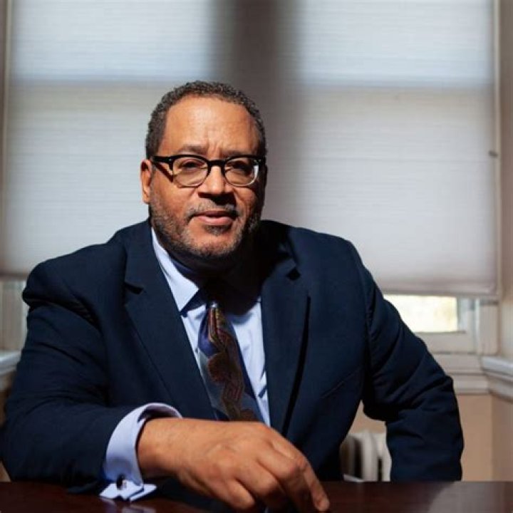 Micheal Eric Dyson Height, Weight, Net Worth, Age, Birthday, Wikipedia, Who, Nationality, Biography